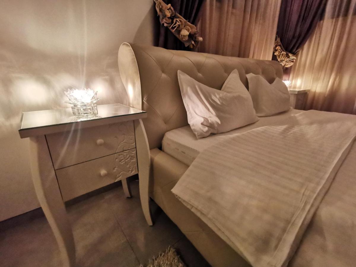 Kubiq Residence Giarmata Eksteriør bilde