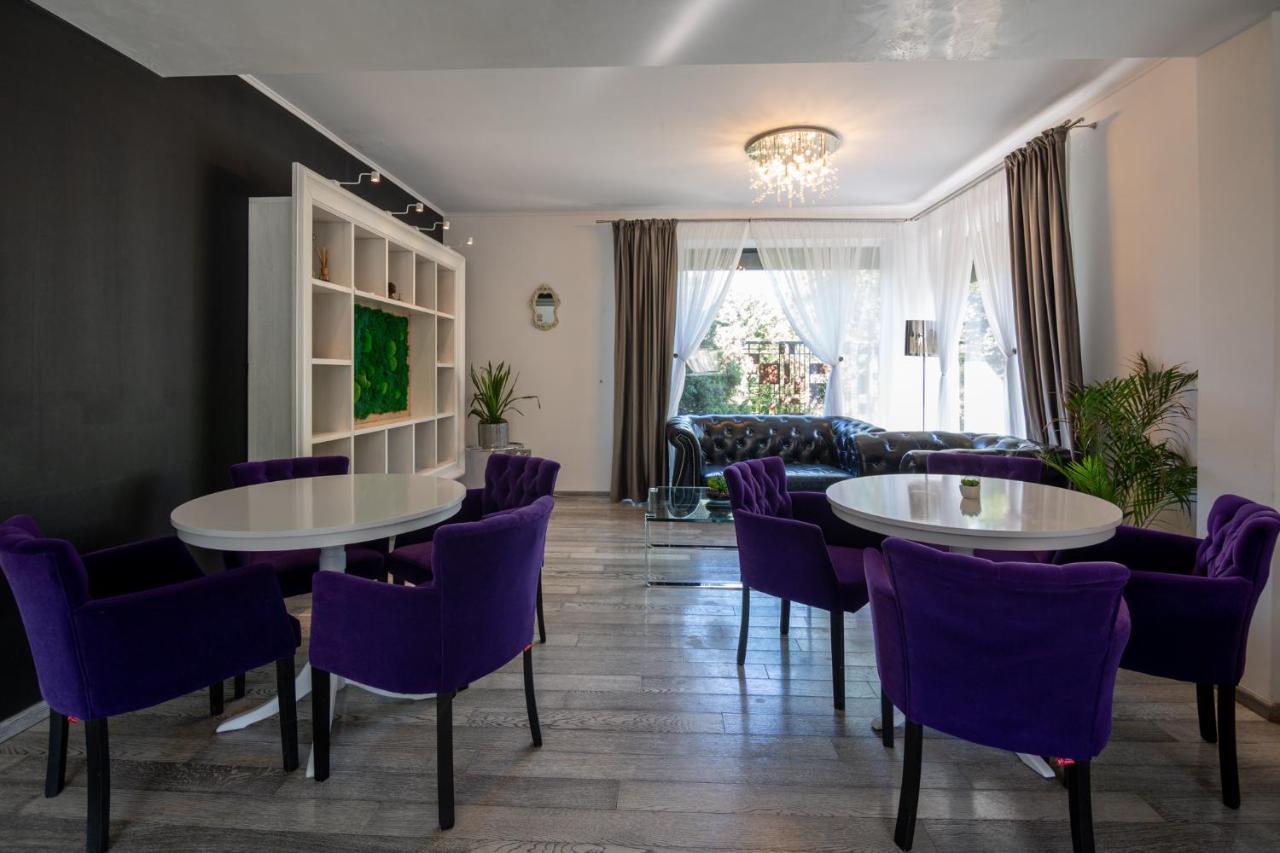 Kubiq Residence Giarmata Eksteriør bilde